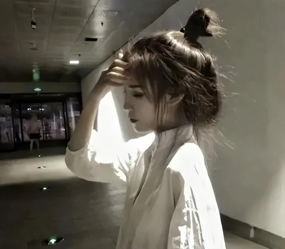 最新傷感流行歌曲，情感的音樂(lè)之旅